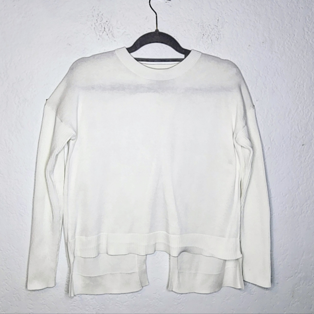 Athleta Round Neck Sweater Sz XS Open Back Long Sleeve White Crew Neck Pullover